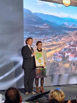 Predsednik TZS Dominik S. Černjak in direktorica Turizma in kulture Radovljica Kaja Beton